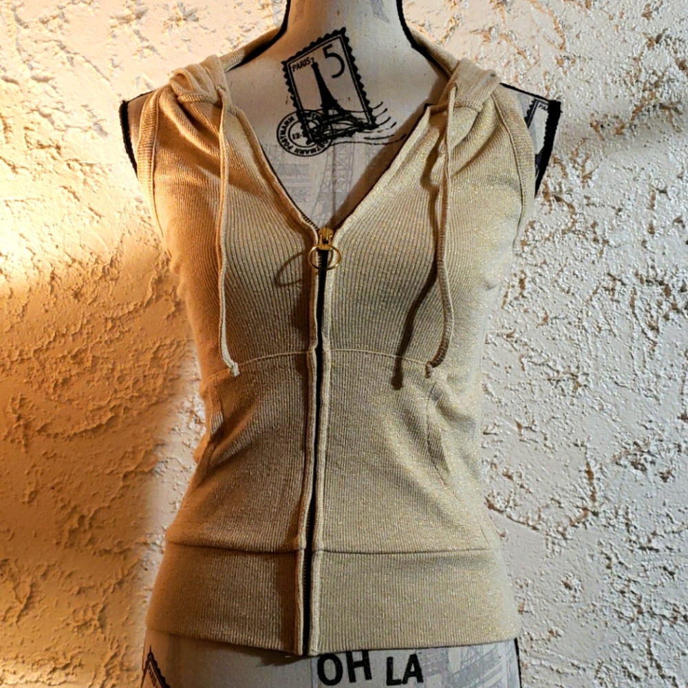 Sleeveless full-zip hoodie